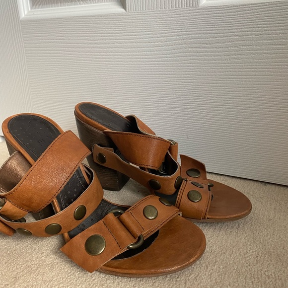 Brown leather sandal heels - Picture 3 of 6